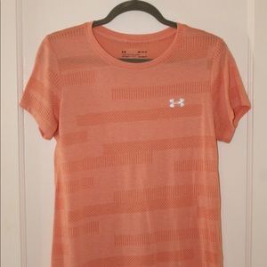 Women’s under Armour heat gear T-shirt